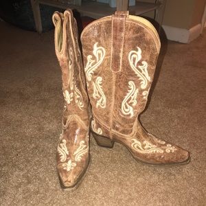 Corral boots